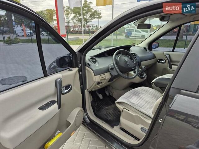 Черный Рено Сценик, объемом двигателя 1.6 л и пробегом 211 тыс. км за 4900 $, фото 4 на Automoto.ua