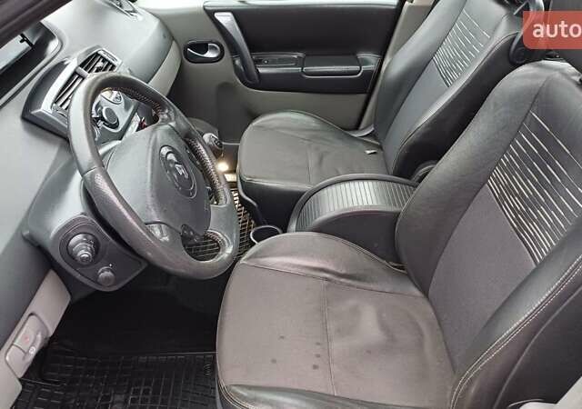 Черный Рено Сценик, объемом двигателя 1.6 л и пробегом 227 тыс. км за 4800 $, фото 16 на Automoto.ua
