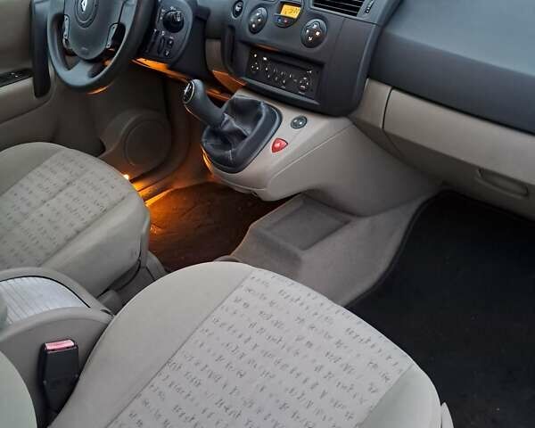 Черный Рено Сценик, объемом двигателя 1.6 л и пробегом 242 тыс. км за 4999 $, фото 22 на Automoto.ua