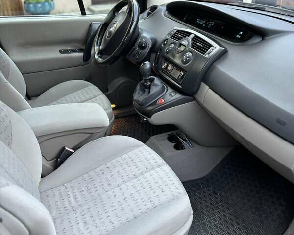 Черный Рено Сценик, объемом двигателя 1.5 л и пробегом 280 тыс. км за 4700 $, фото 10 на Automoto.ua