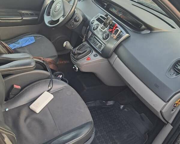 Черный Рено Сценик, объемом двигателя 1.87 л и пробегом 251 тыс. км за 4800 $, фото 3 на Automoto.ua