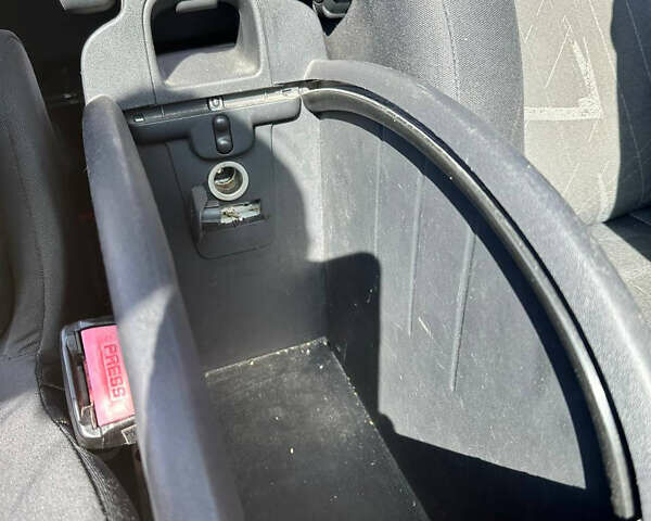 Черный Рено Сценик, объемом двигателя 2 л и пробегом 189 тыс. км за 4700 $, фото 24 на Automoto.ua