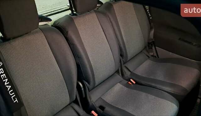 Черный Рено Сценик, объемом двигателя 1.6 л и пробегом 250 тыс. км за 3900 $, фото 2 на Automoto.ua