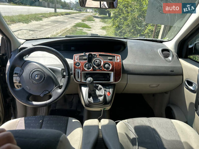 Черный Рено Сценик, объемом двигателя 1.6 л и пробегом 240 тыс. км за 5300 $, фото 8 на Automoto.ua