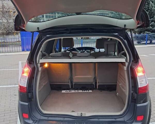 Черный Рено Сценик, объемом двигателя 1.6 л и пробегом 242 тыс. км за 4999 $, фото 11 на Automoto.ua