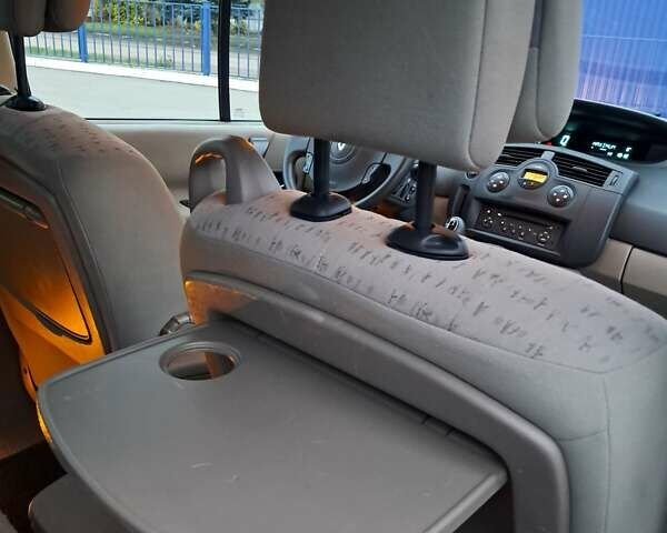 Черный Рено Сценик, объемом двигателя 1.6 л и пробегом 242 тыс. км за 4999 $, фото 21 на Automoto.ua