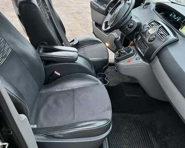 Черный Рено Сценик, объемом двигателя 1.6 л и пробегом 250 тыс. км за 4100 $, фото 12 на Automoto.ua