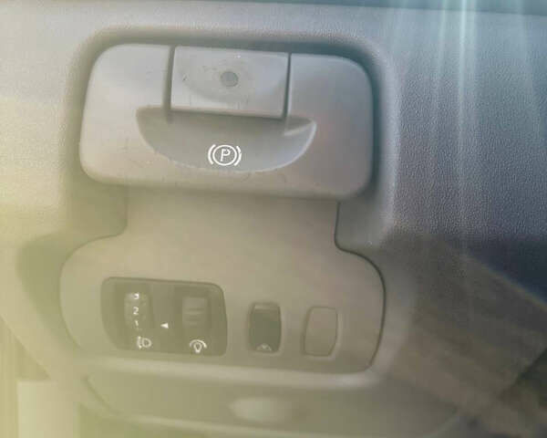 Черный Рено Сценик, объемом двигателя 2 л и пробегом 189 тыс. км за 4700 $, фото 26 на Automoto.ua