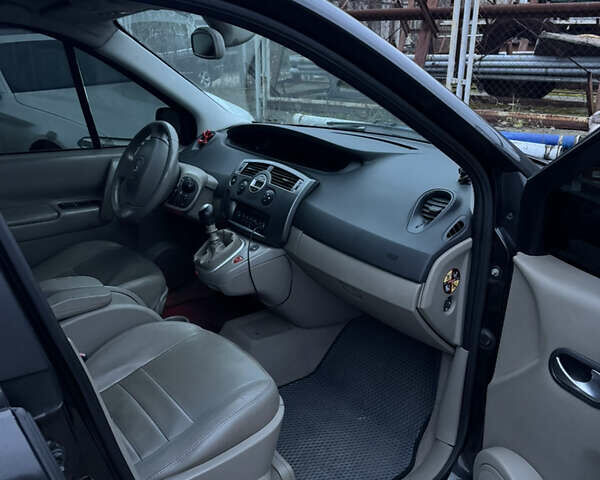 Черный Рено Сценик, объемом двигателя 1.99 л и пробегом 310 тыс. км за 4600 $, фото 17 на Automoto.ua