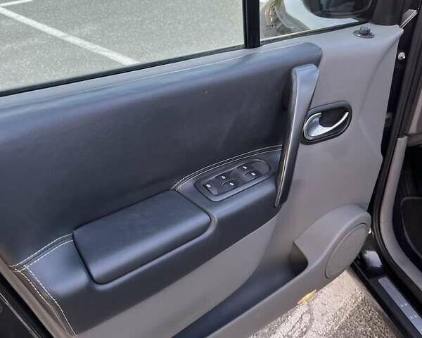 Черный Рено Сценик, объемом двигателя 1.6 л и пробегом 230 тыс. км за 5200 $, фото 13 на Automoto.ua