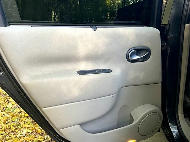 Черный Рено Сценик, объемом двигателя 1.6 л и пробегом 129 тыс. км за 5200 $, фото 6 на Automoto.ua