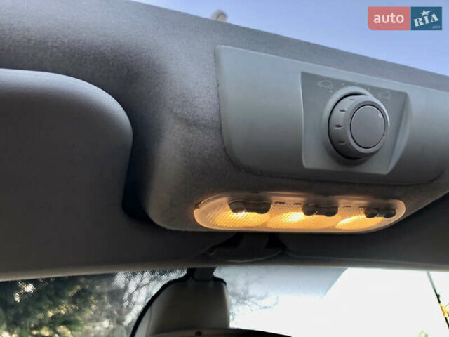 Чорний Рено Сценік, об'ємом двигуна 1.6 л та пробігом 230 тис. км за 4550 $, фото 36 на Automoto.ua