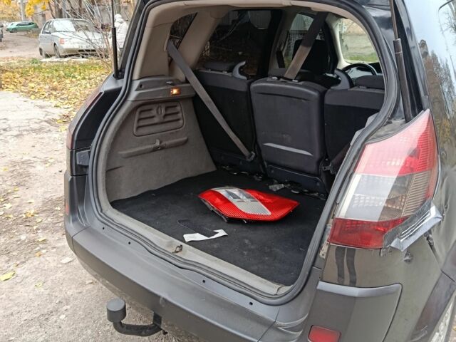 Черный Рено Сценик, объемом двигателя 1.5 л и пробегом 299 тыс. км за 4300 $, фото 5 на Automoto.ua