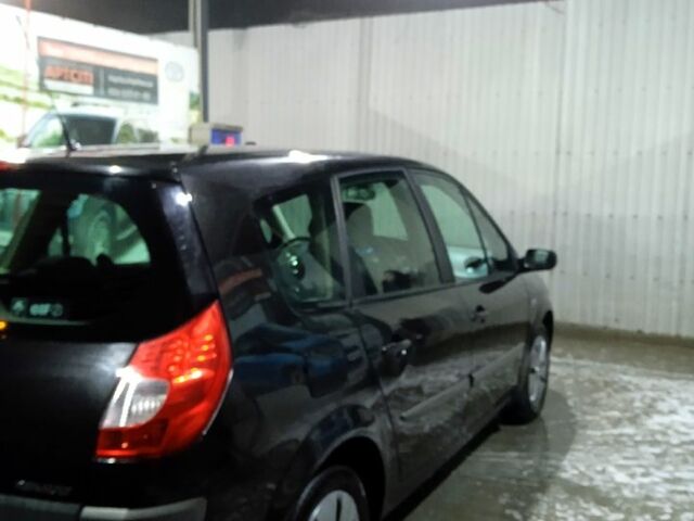 Черный Рено Сценик, объемом двигателя 2 л и пробегом 258 тыс. км за 4650 $, фото 4 на Automoto.ua