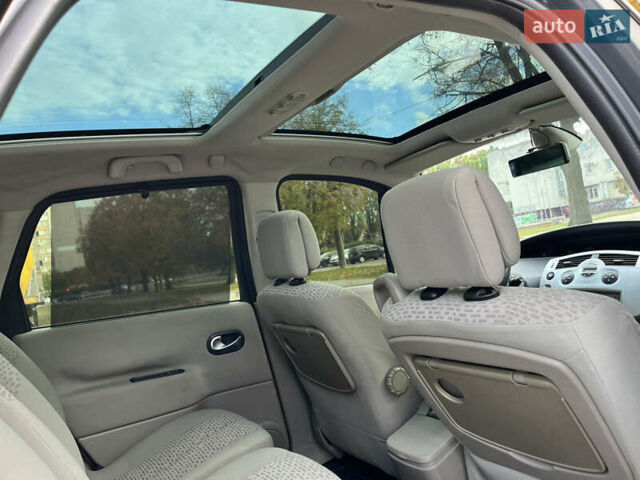 Рено Сценік 2006 у Черкасах на Automoto.ua Чорний Рено Сценік, об'ємом двигуна 1.6 л та пробігом 241 тис. км за 5500 $, фото 7 на Automoto.ua