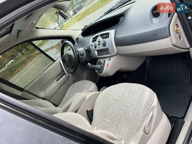 Рено Сценік 2006 у Черкасах на Automoto.ua Чорний Рено Сценік, об'ємом двигуна 1.6 л та пробігом 241 тис. км за 5500 $, фото 9 на Automoto.ua