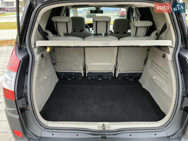 Рено Сценік 2006 у Черкасах на Automoto.ua Чорний Рено Сценік, об'ємом двигуна 1.6 л та пробігом 241 тис. км за 5500 $, фото 11 на Automoto.ua