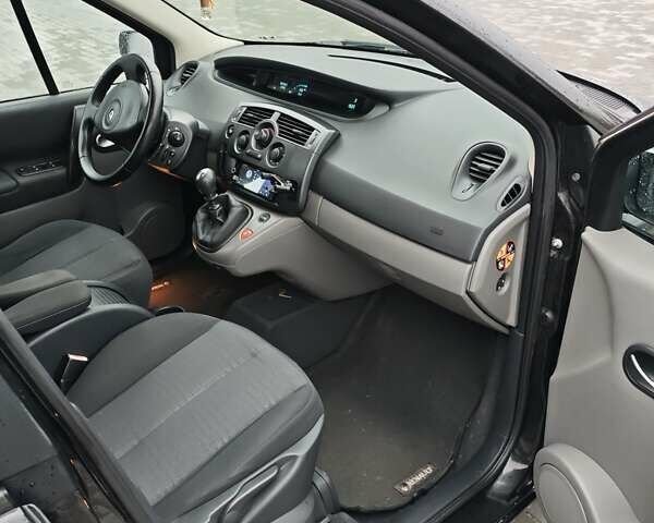 Черный Рено Сценик, объемом двигателя 1.6 л и пробегом 222 тыс. км за 5300 $, фото 12 на Automoto.ua
