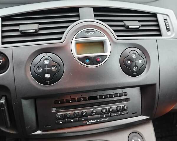 Черный Рено Сценик, объемом двигателя 1.6 л и пробегом 215 тыс. км за 4900 $, фото 5 на Automoto.ua