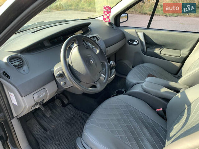Черный Рено Сценик, объемом двигателя 1.6 л и пробегом 340 тыс. км за 4999 $, фото 7 на Automoto.ua