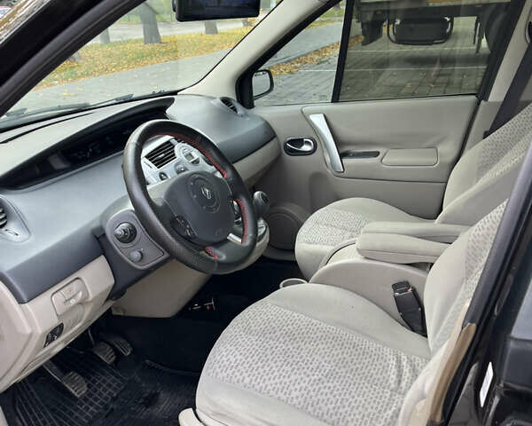 Рено Сценік 2006 у Черкасах на Automoto.ua Чорний Рено Сценік, об'ємом двигуна 1.6 л та пробігом 241 тис. км за 5500 $, фото 14 на Automoto.ua