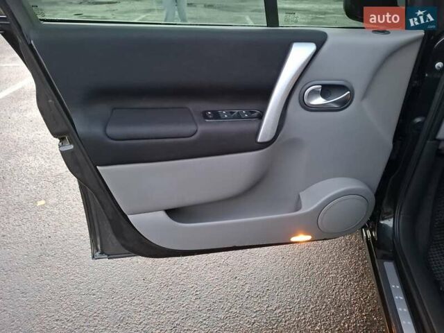 Чорний Рено Сценік, об'ємом двигуна 1.9 л та пробігом 273 тис. км за 5500 $, фото 7 на Automoto.ua