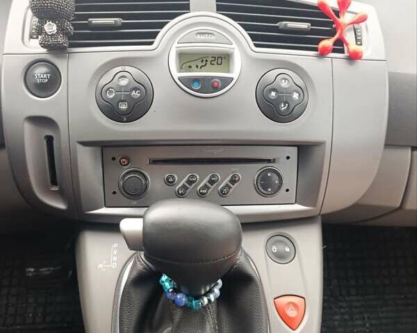 Черный Рено Сценик, объемом двигателя 2 л и пробегом 272 тыс. км за 5900 $, фото 15 на Automoto.ua