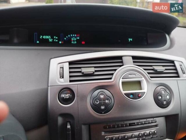 Черный Рено Сценик, объемом двигателя 1.6 л и пробегом 215 тыс. км за 4900 $, фото 2 на Automoto.ua