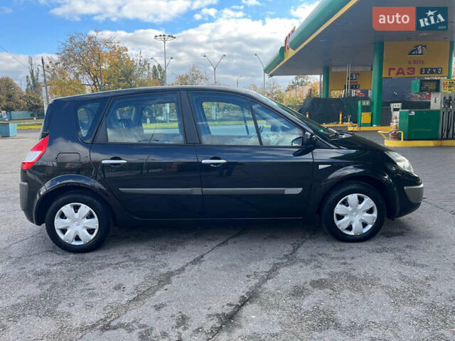 Черный Рено Сценик, объемом двигателя 1.6 л и пробегом 192 тыс. км за 5300 $, фото 6 на Automoto.ua