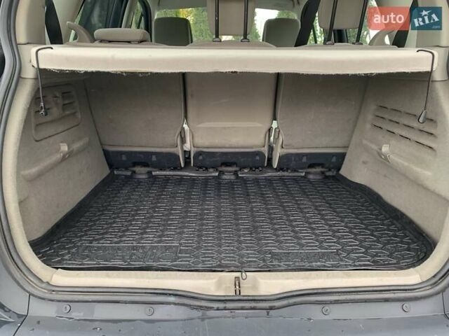 Черный Рено Сценик, объемом двигателя 1.6 л и пробегом 253 тыс. км за 4700 $, фото 9 на Automoto.ua