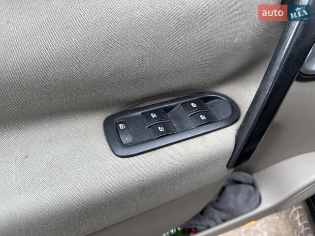 Черный Рено Сценик, объемом двигателя 1.6 л и пробегом 209 тыс. км за 3900 $, фото 12 на Automoto.ua