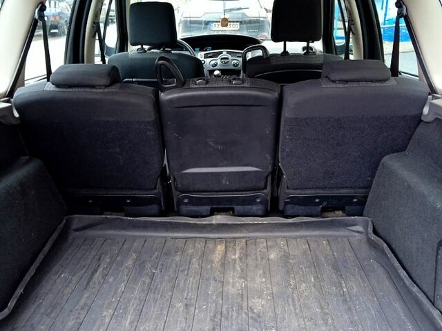 Черный Рено Сценик, объемом двигателя 2 л и пробегом 258 тыс. км за 4650 $, фото 12 на Automoto.ua