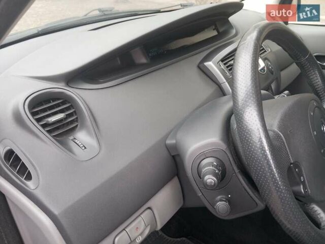 Черный Рено Сценик, объемом двигателя 1.6 л и пробегом 194 тыс. км за 5350 $, фото 17 на Automoto.ua