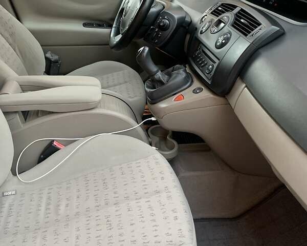 Черный Рено Сценик, объемом двигателя 1.6 л и пробегом 253 тыс. км за 4700 $, фото 20 на Automoto.ua