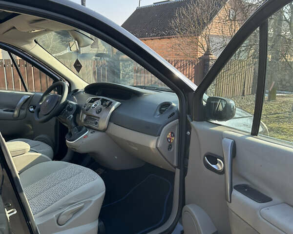 Черный Рено Сценик, объемом двигателя 1.6 л и пробегом 205 тыс. км за 4600 $, фото 11 на Automoto.ua