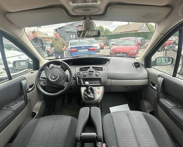 Черный Рено Сценик, объемом двигателя 1.6 л и пробегом 225 тыс. км за 4990 $, фото 7 на Automoto.ua