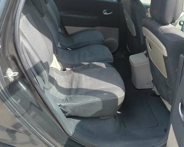 Черный Рено Сценик, объемом двигателя 1.46 л и пробегом 230 тыс. км за 4800 $, фото 11 на Automoto.ua