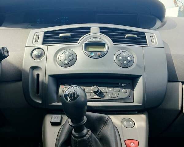 Черный Рено Сценик, объемом двигателя 1.6 л и пробегом 235 тыс. км за 4700 $, фото 8 на Automoto.ua