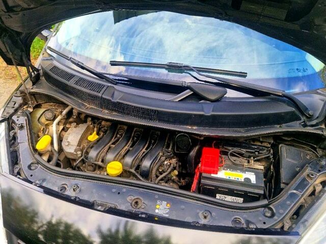 Черный Рено Сценик, объемом двигателя 1.6 л и пробегом 209 тыс. км за 5000 $, фото 12 на Automoto.ua