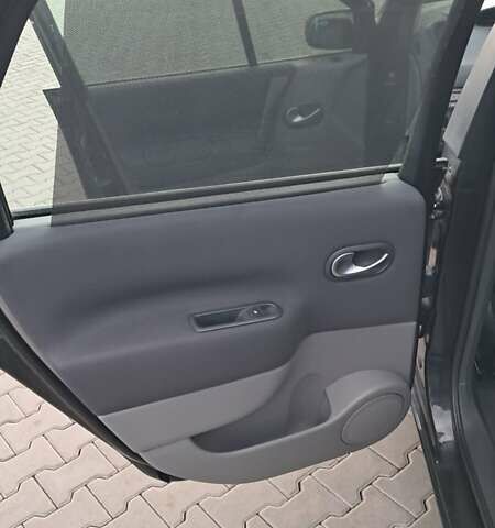 Чорний Рено Сценік, об'ємом двигуна 1.6 л та пробігом 226 тис. км за 4650 $, фото 13 на Automoto.ua