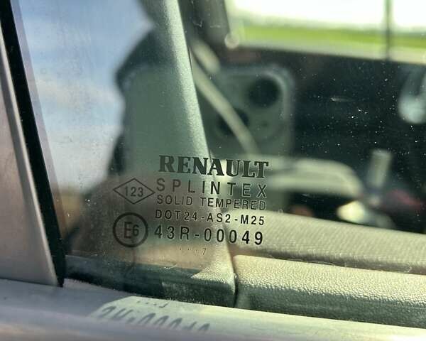 Черный Рено Сценик, объемом двигателя 1.6 л и пробегом 187 тыс. км за 6000 $, фото 19 на Automoto.ua