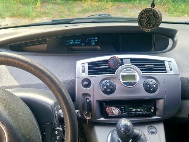 Черный Рено Сценик, объемом двигателя 1.6 л и пробегом 209 тыс. км за 5000 $, фото 10 на Automoto.ua