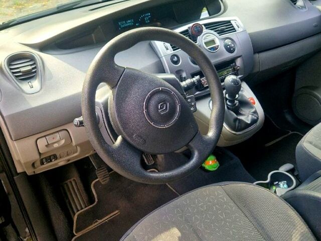 Черный Рено Сценик, объемом двигателя 1.6 л и пробегом 209 тыс. км за 5000 $, фото 6 на Automoto.ua