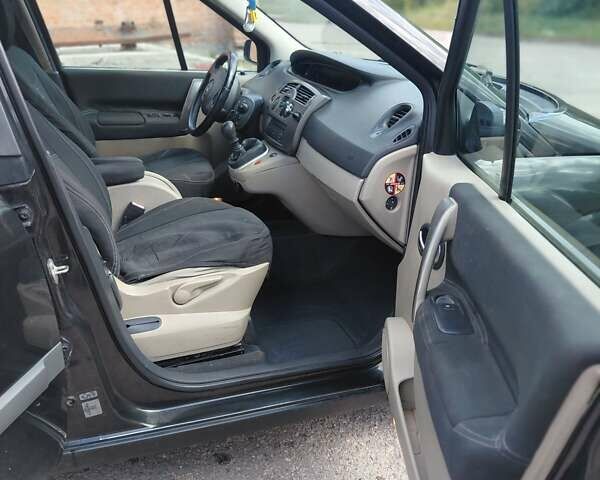 Черный Рено Сценик, объемом двигателя 1.46 л и пробегом 230 тыс. км за 4800 $, фото 10 на Automoto.ua