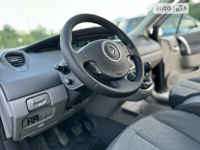 Черный Рено Сценик, объемом двигателя 1.6 л и пробегом 226 тыс. км за 5650 $, фото 33 на Automoto.ua