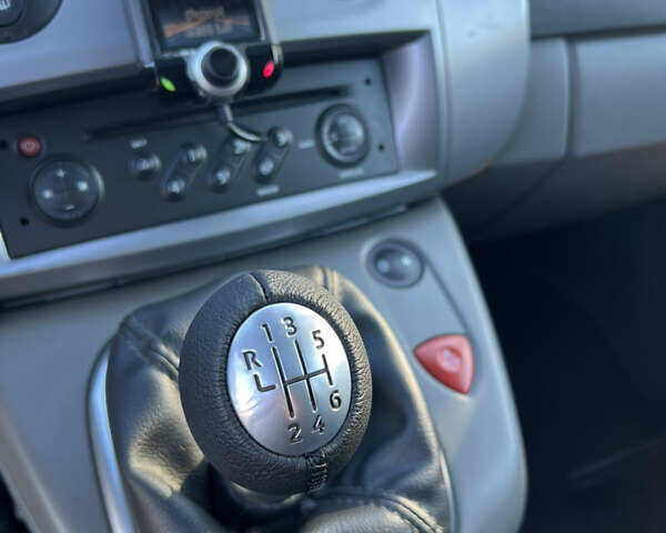 Чорний Рено Сценік, об'ємом двигуна 1.6 л та пробігом 190 тис. км за 5700 $, фото 15 на Automoto.ua