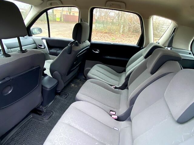 Черный Рено Сценик, объемом двигателя 1.6 л и пробегом 240 тыс. км за 4900 $, фото 10 на Automoto.ua