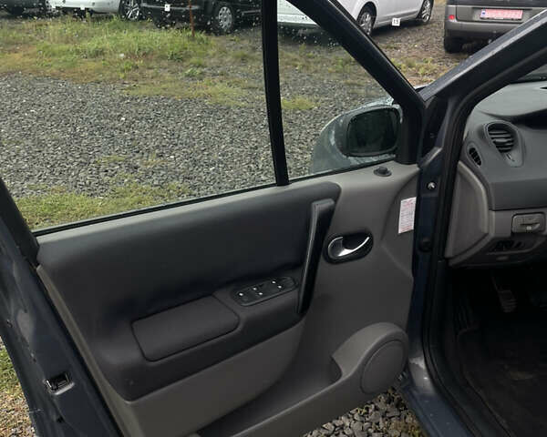 Чорний Рено Сценік, об'ємом двигуна 1.6 л та пробігом 191 тис. км за 5350 $, фото 9 на Automoto.ua