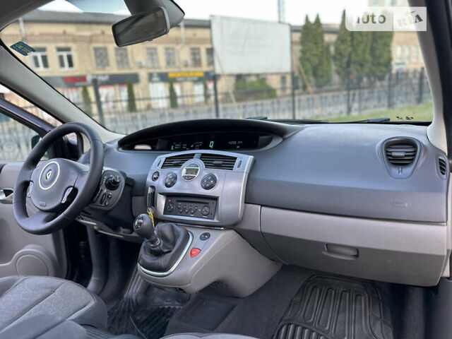 Черный Рено Сценик, объемом двигателя 1.6 л и пробегом 226 тыс. км за 5650 $, фото 43 на Automoto.ua