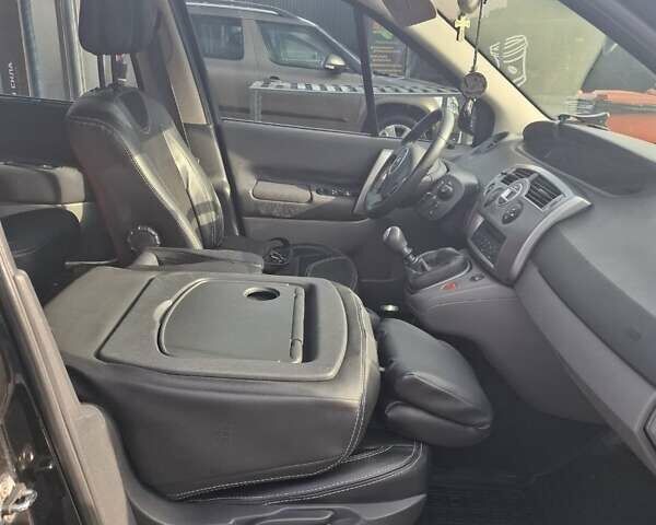 Черный Рено Сценик, объемом двигателя 1.6 л и пробегом 225 тыс. км за 5700 $, фото 16 на Automoto.ua